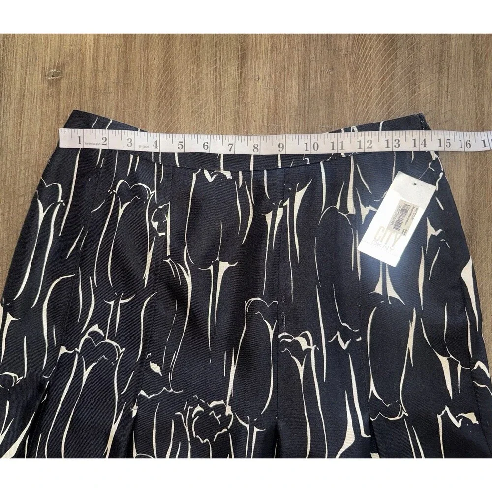 NWT DKNY Black Cream Tulip Print 100% Silk A-Line Skirt Box Pleated Size 4 $109